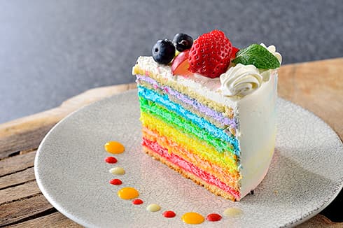 レインボーショートケーキ